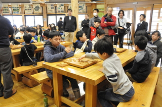 緊張感漂う王将の部