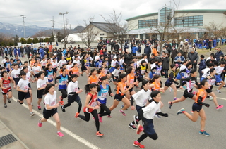 中学生も多数参加しました