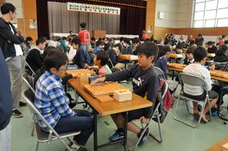 多くの棋士や将棋愛好家が来場