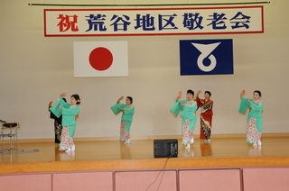 踊りの披露