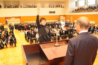 陸上の日野選手が選手宣誓