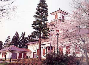 旧東村山郡役所資料館